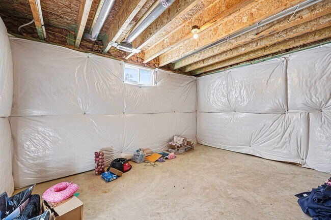 Building Photo - Luxurious Living Lewis Style: A Spacious 5-Bedroom Home with Modern Elegance