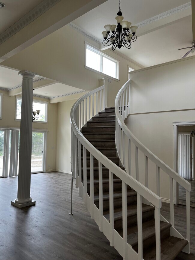 Building Photo - 1790 Nautilus St