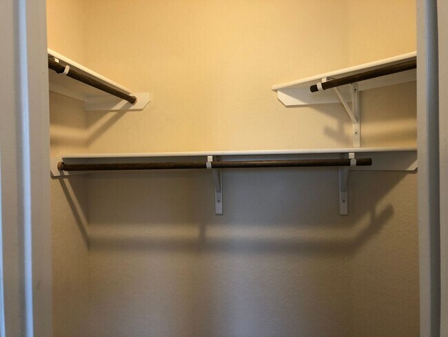 Building Photo - Town home for rent