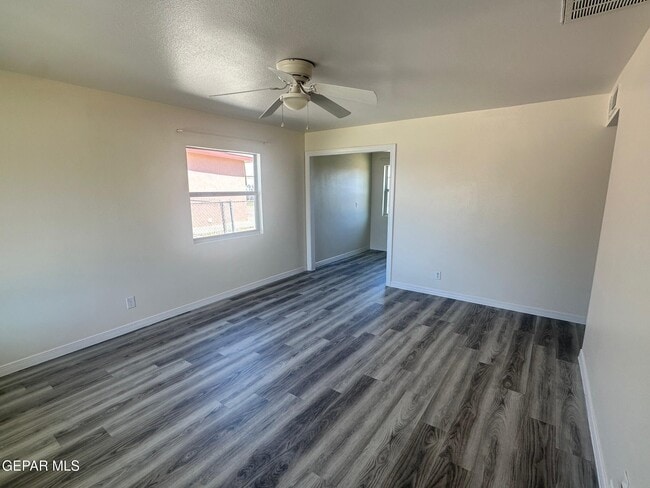 Building Photo - 5208 Blue Ridge Dr
