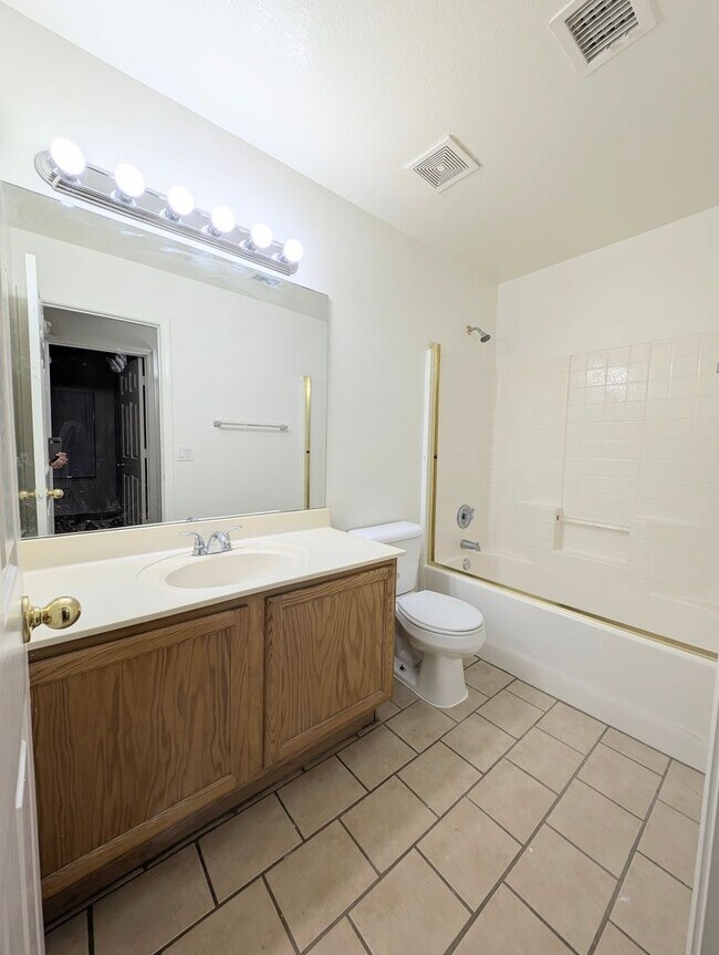 Building Photo - AVAILABLE NOW Beautiful Home with Sparkling Pool in Superstition Springs!!