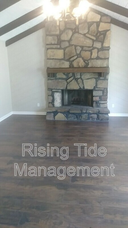 Building Photo - 627 Tambay Dr