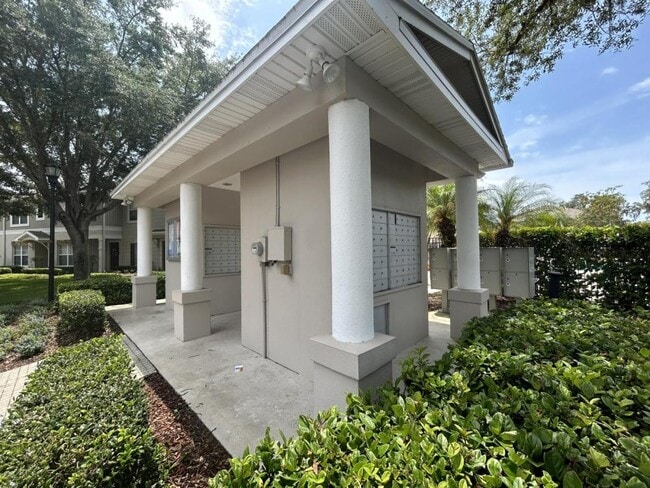 Building Photo - 15835 Fishhawk Falls Dr