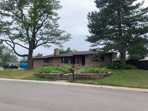 Building Photo - 545 Crestmore Pl
