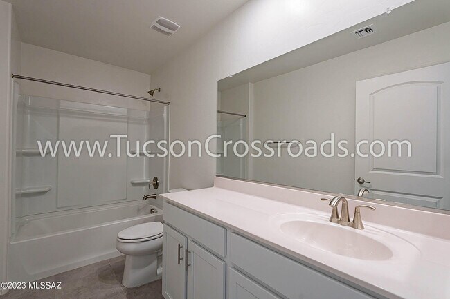 Building Photo - 10611 W Halsey Dr