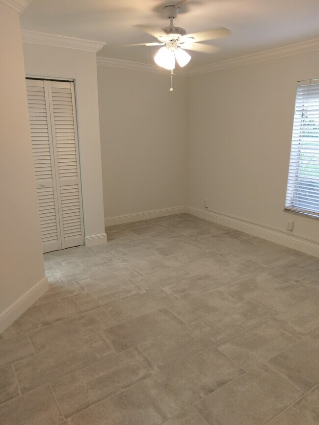 Rear Bedrm - 829 Camino Rd