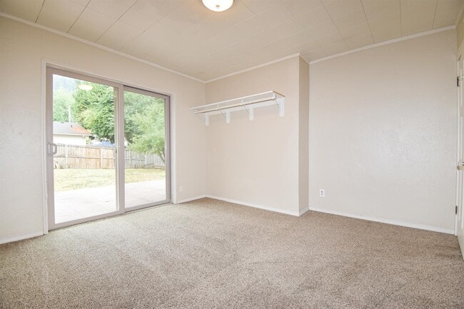 Building Photo - 2334 Augusta St