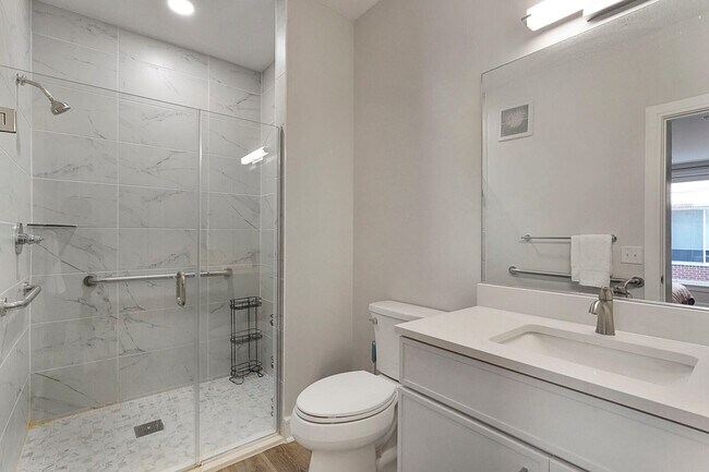 Building Photo - 635 Slaters Ln