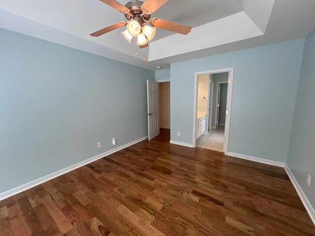 Building Photo - For Rent in Charleston Ridge