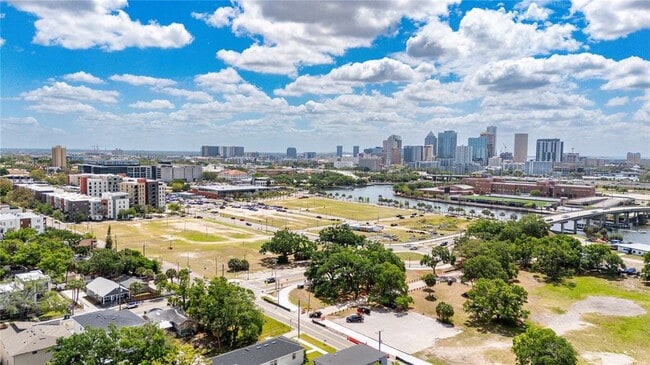 Building Photo - 2203 N Blvd