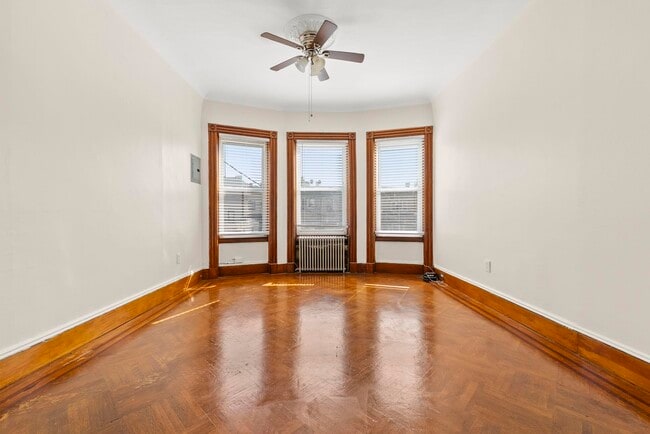 Building Photo - 32 Pearsall Ave