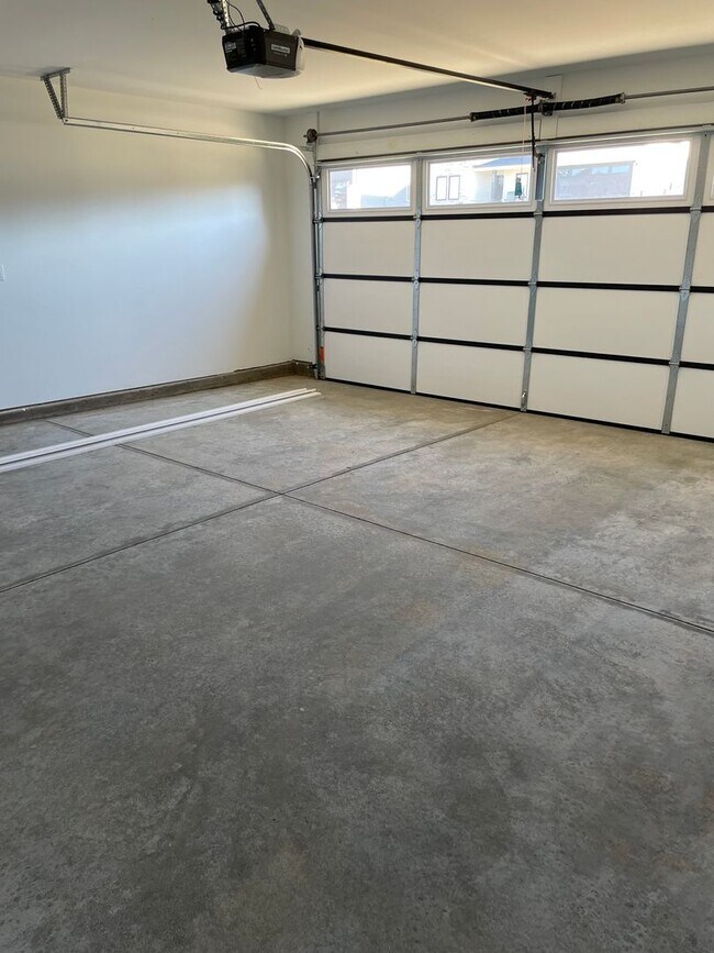 Building Photo - Beautiful Home for Rent – Modern Comforts ...