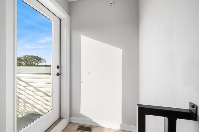 Building Photo - 1725 N 25th St