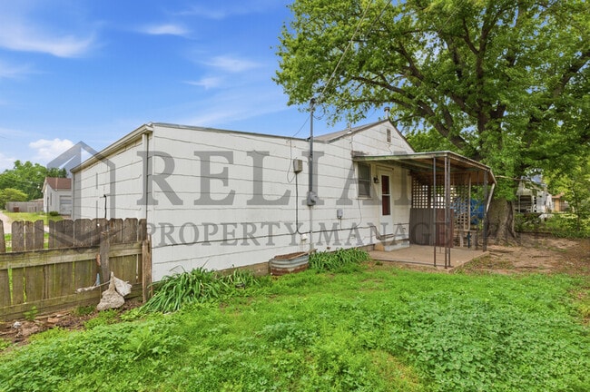 Building Photo - 1718 Walker W St