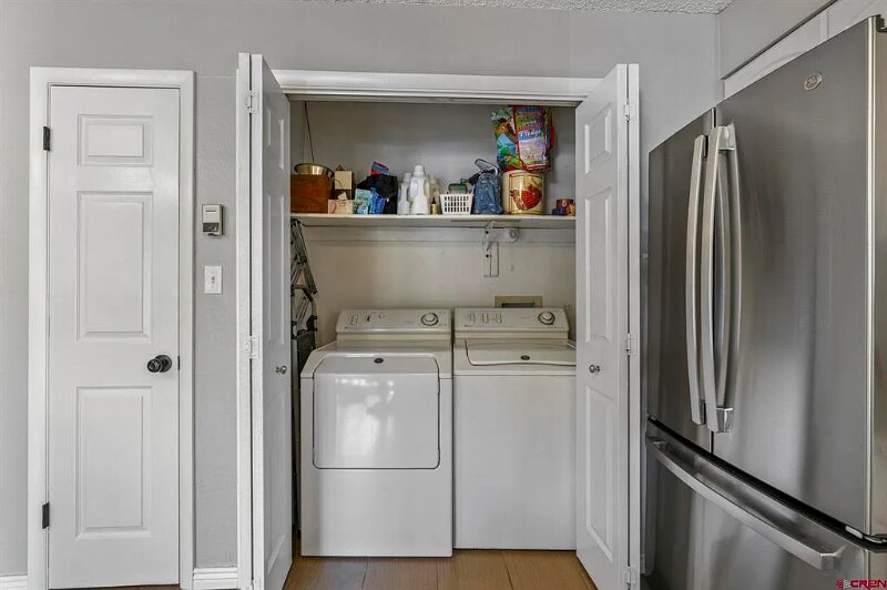 Building Photo - 1212 Avenida Del Sol