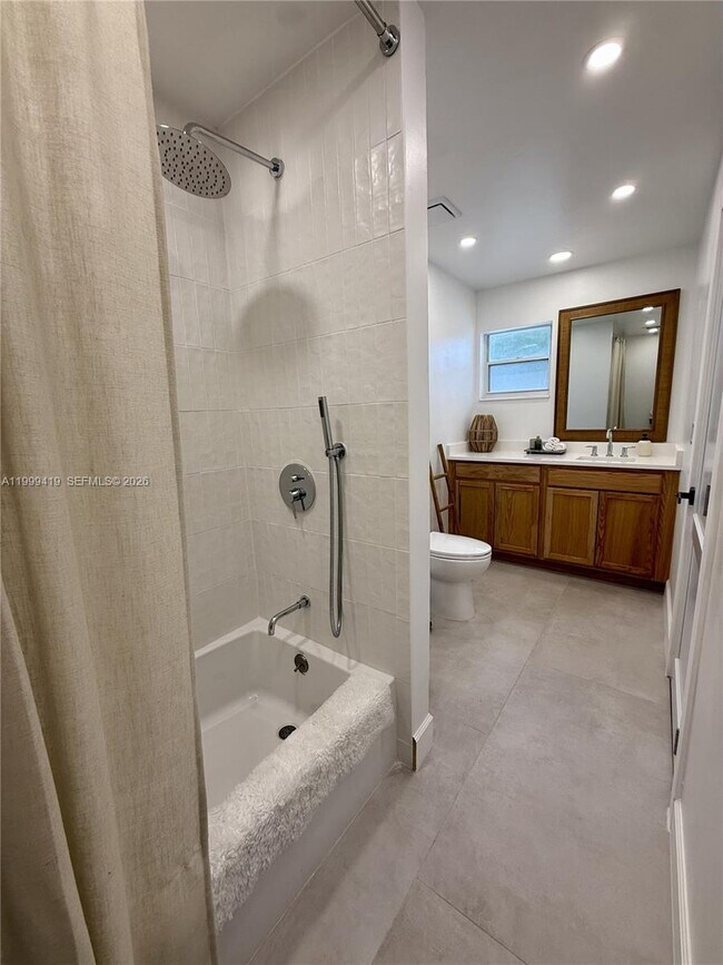 Building Photo - 625 Whippoorwill Terrace