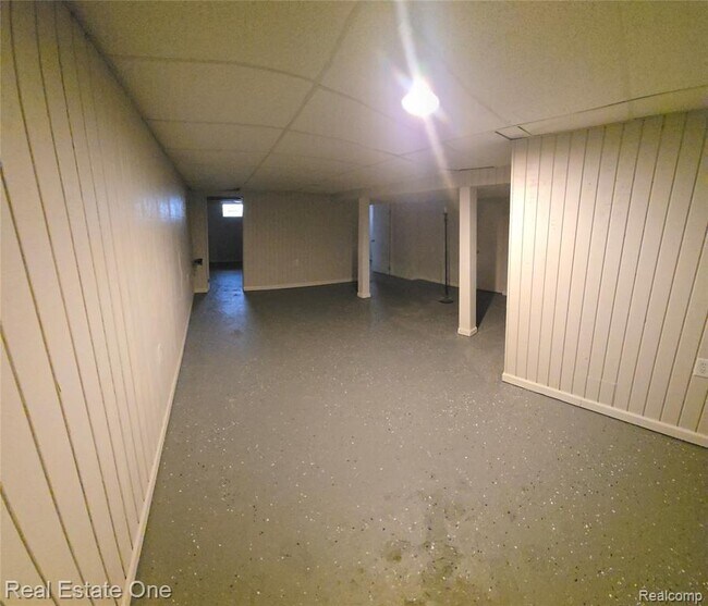 Building Photo - 25825 Sierra Dr