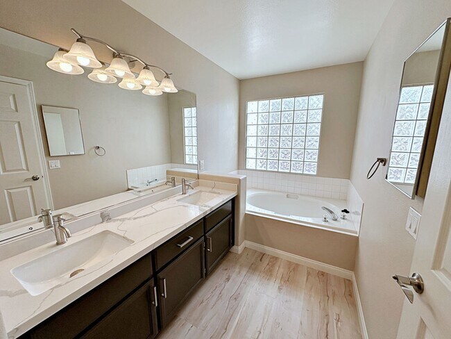 Building Photo - REMODELED 3 BEDROOM HOME IN SOUTH SHORES
