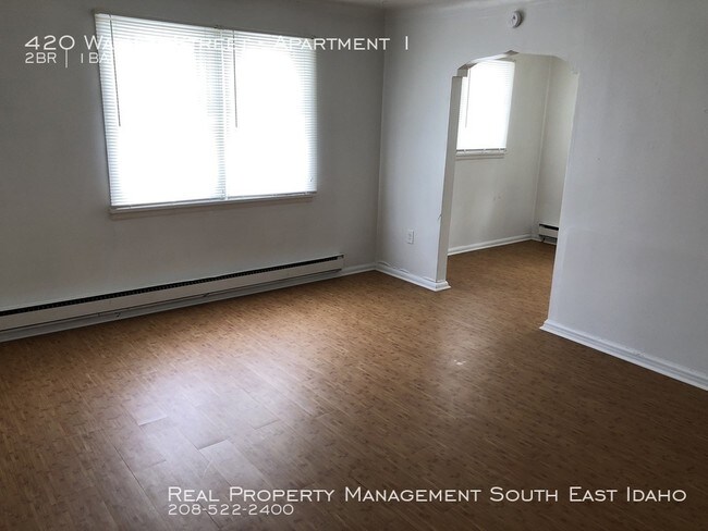 Primary Photo - 420 Walnut St