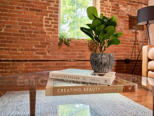 Building Photo - 437 W Grant St