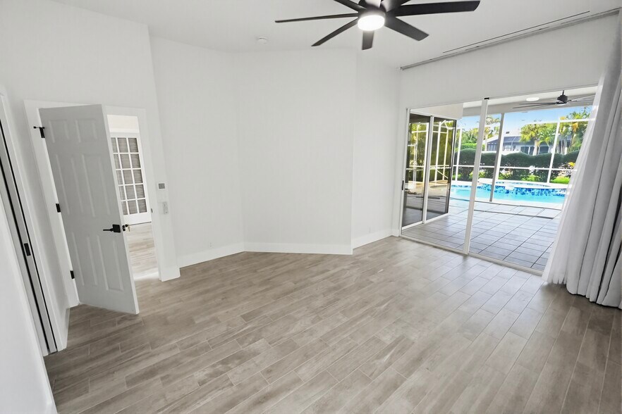 Building Photo - 4423 Shark Dr