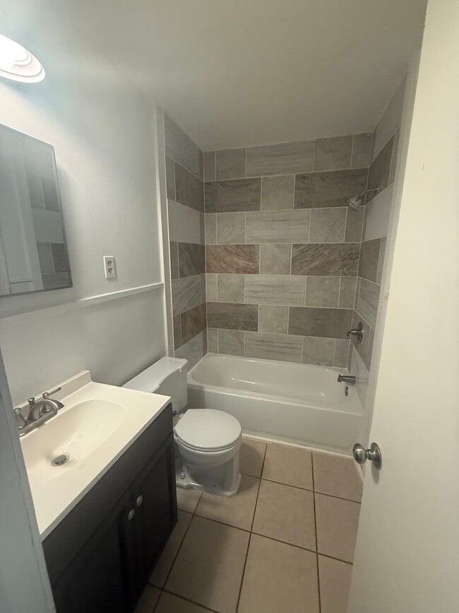 Building Photo - 1 Bedroom 1 Bath