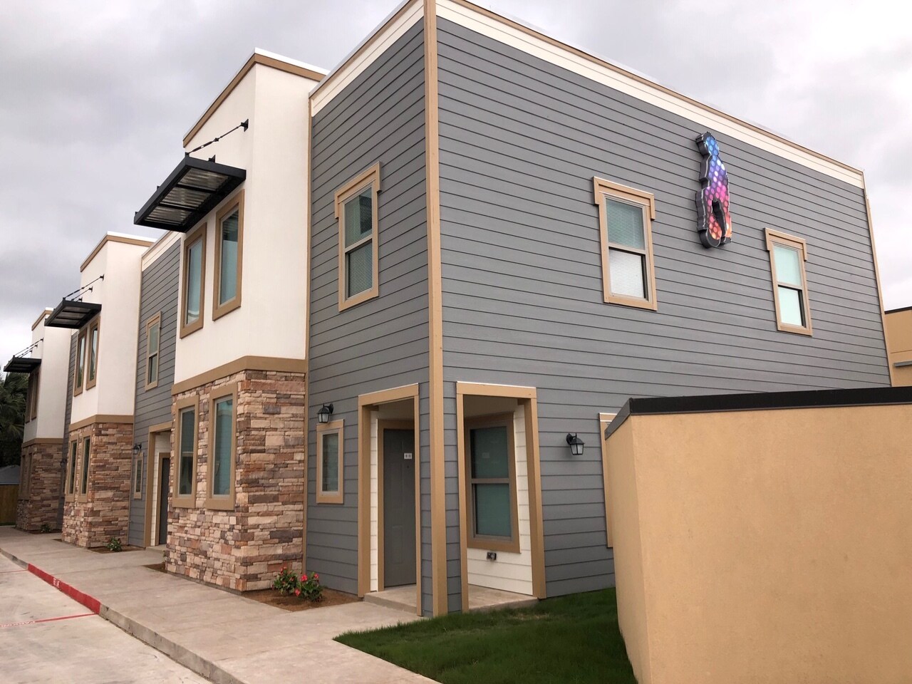 Building Photo - 2206 E US Highway 281