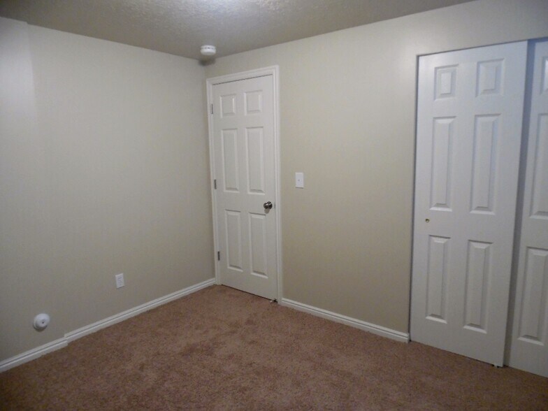 Building Photo - 3128 N 1325 E