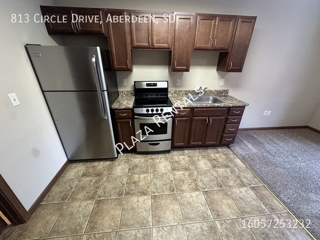 Building Photo - 214 S Kline St