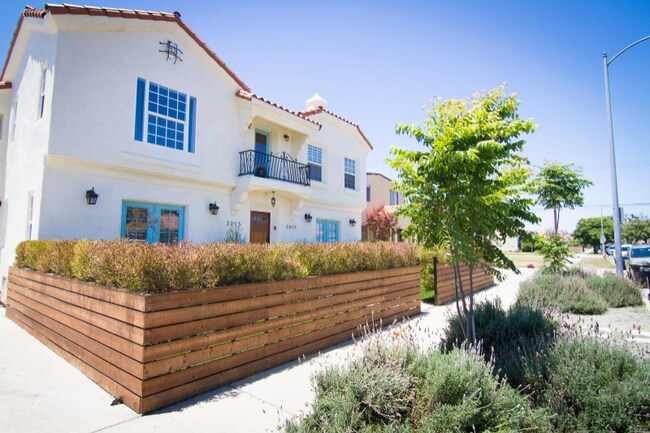 Building Photo - 3013 Somerset Dr