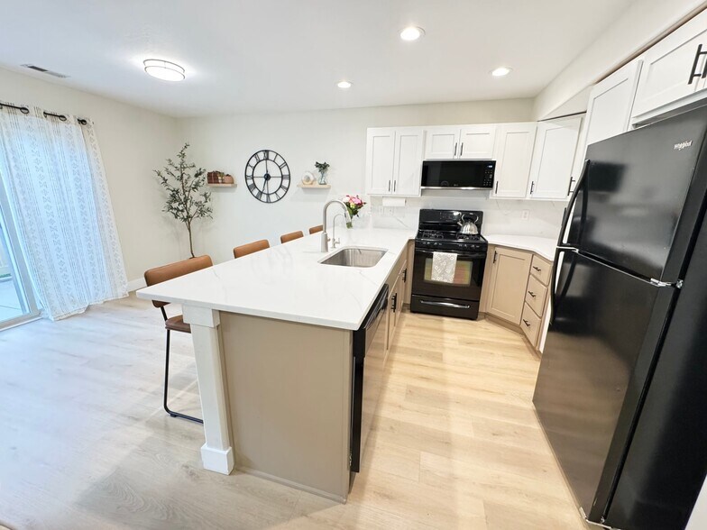 Building Photo - 2055 Evans Cove Loop