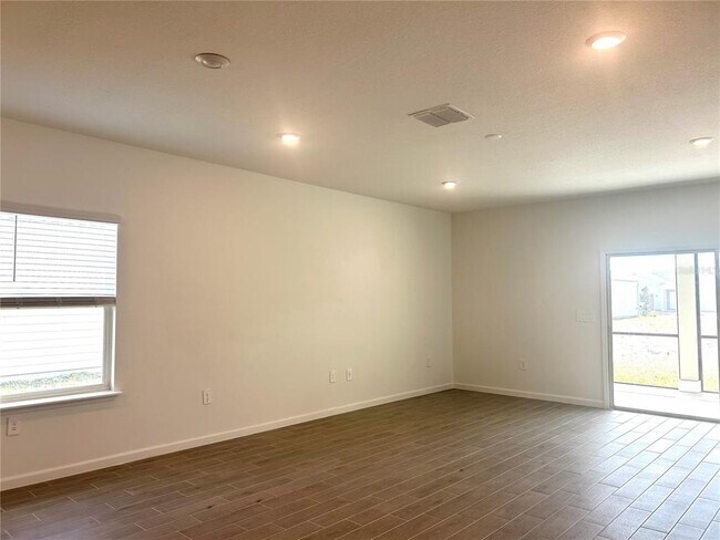 Building Photo - 6637 SW 89th Loop