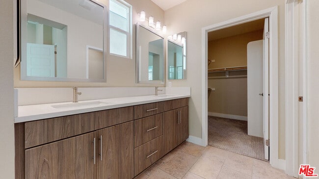 Building Photo - 6752 Gill Way