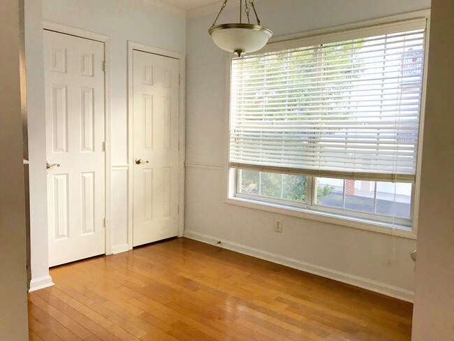 Dining Area - 4246 River Green Dr NW
