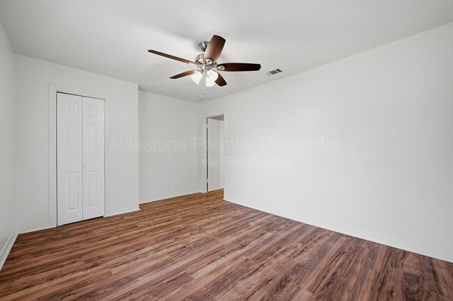 Building Photo - 1703 W Elm St
