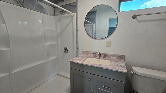 Building Photo - 2717 County Rd 3479B