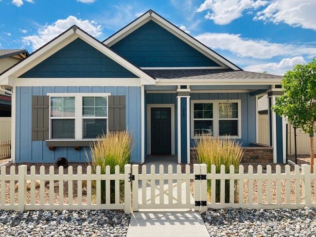 Building Photo - 217 S Mulberry St