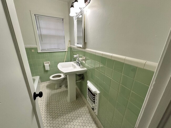 Building Photo - 3 Bed 2.5 bath house in OKC