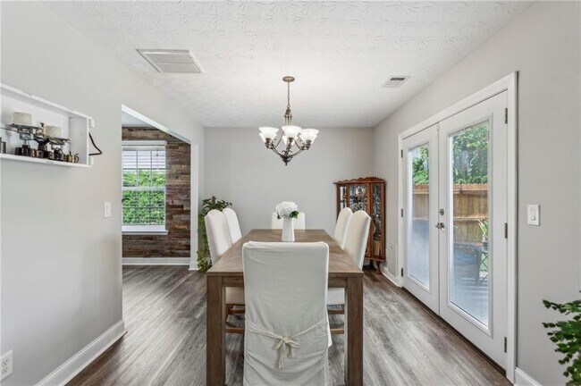 Building Photo - 142 Holly Mill Village Dr