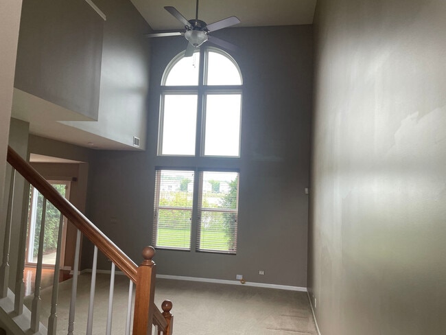 Building Photo - 615 Hawley Dr