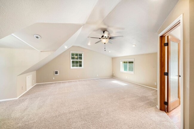 Building Photo - 14239 SE Fairoaks Ln