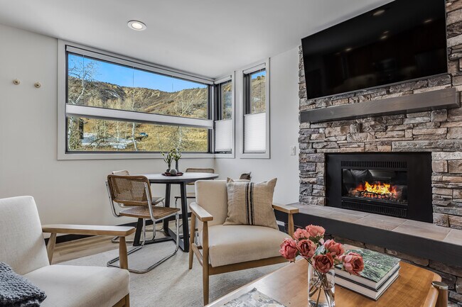 Building Photo - 135 Carriage Way