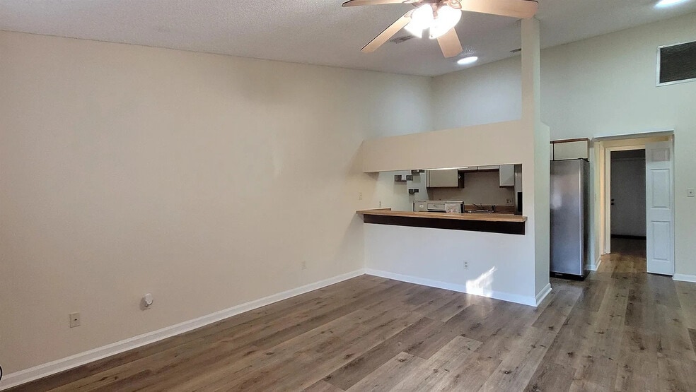 Building Photo - 2311 Sandpiper St