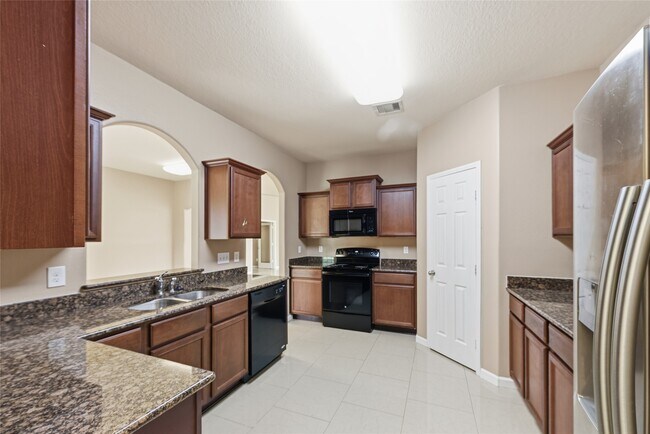 Building Photo - 8234 Hall View Dr