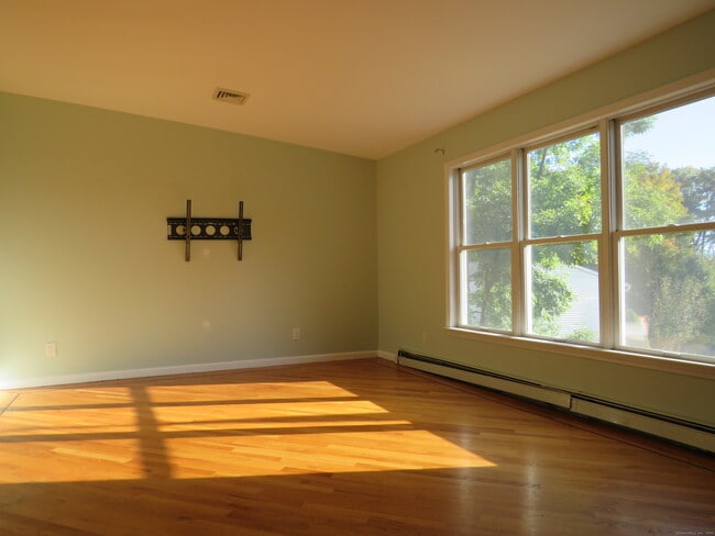 Building Photo - 15 Hayestown Heights