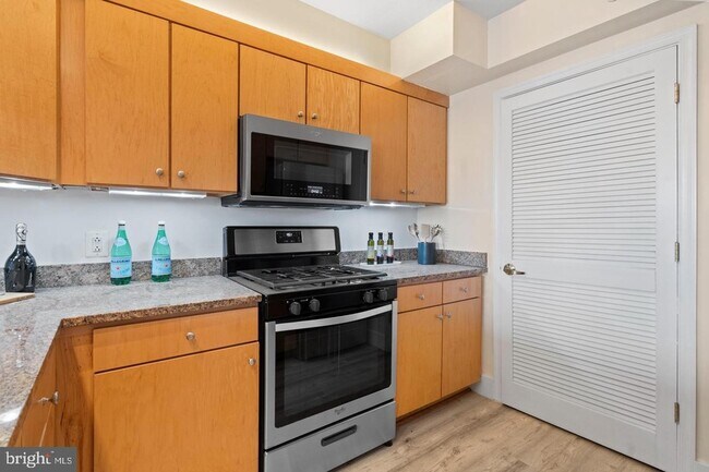 Building Photo - 631 D Street NW