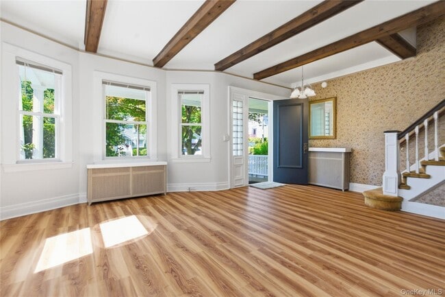 Building Photo - 82 Quinby Ave