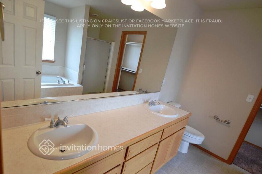 Building Photo - 1705 Peach Park Ln