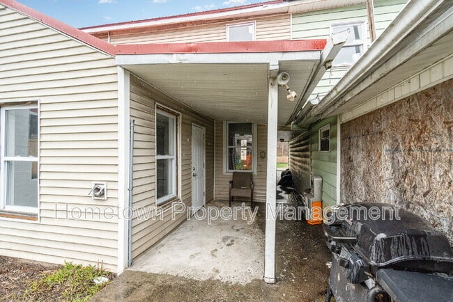 Building Photo - 608 North St