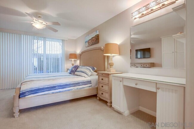 Building Photo - 190 Del Mar Shores Terrace